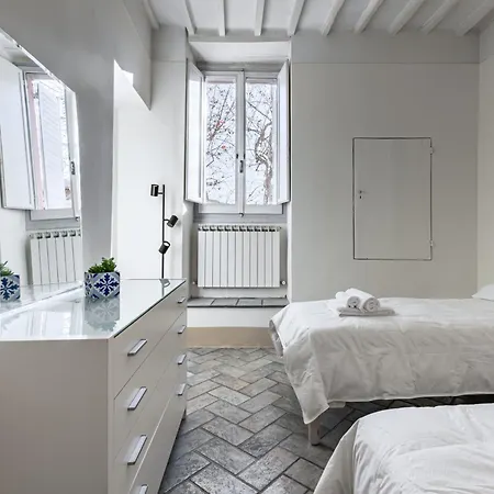 Guesthost - Urban Oasis - With Garden Apartman Perugia