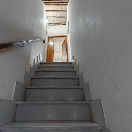 Guesthost - Urban Oasis - Central Apartment With Garden Perugia