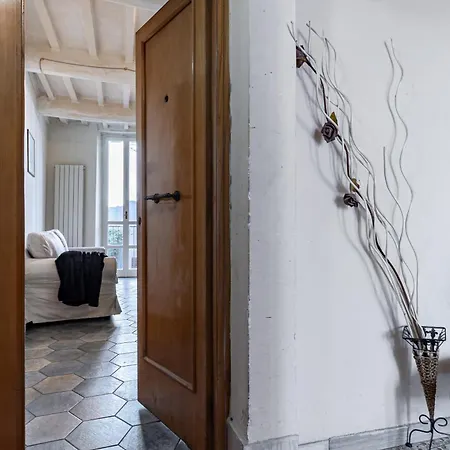 Guesthost - Urban Oasis - Central Apartment With Garden *